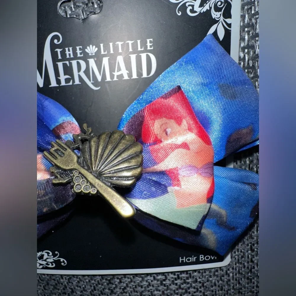 Disney's The Little Mermaid Castle‎ Bow